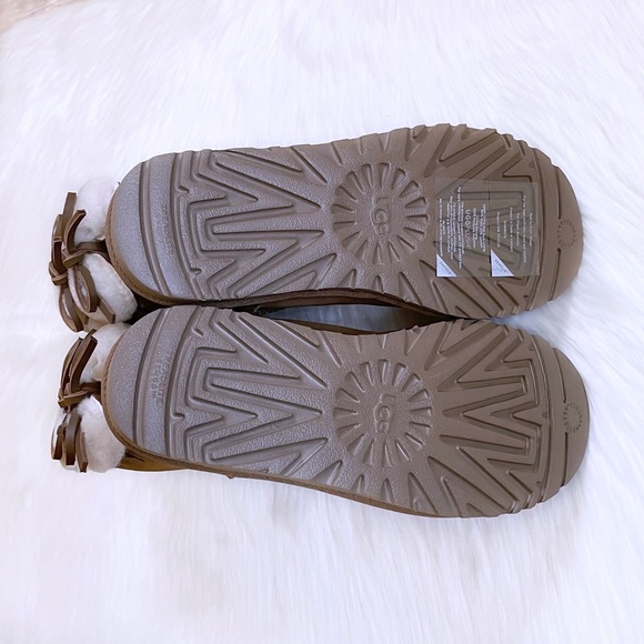 UGG Women’s Classic Double Bow Short Chestnut Boots - Picture 7 of 8